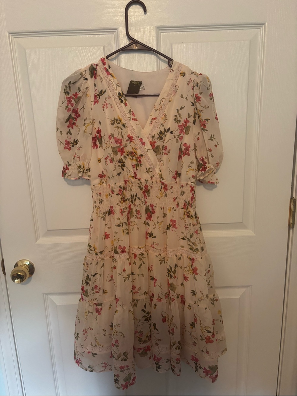 Taylor Floral Cream Puff-Sleeve Tiered Dress - size 2